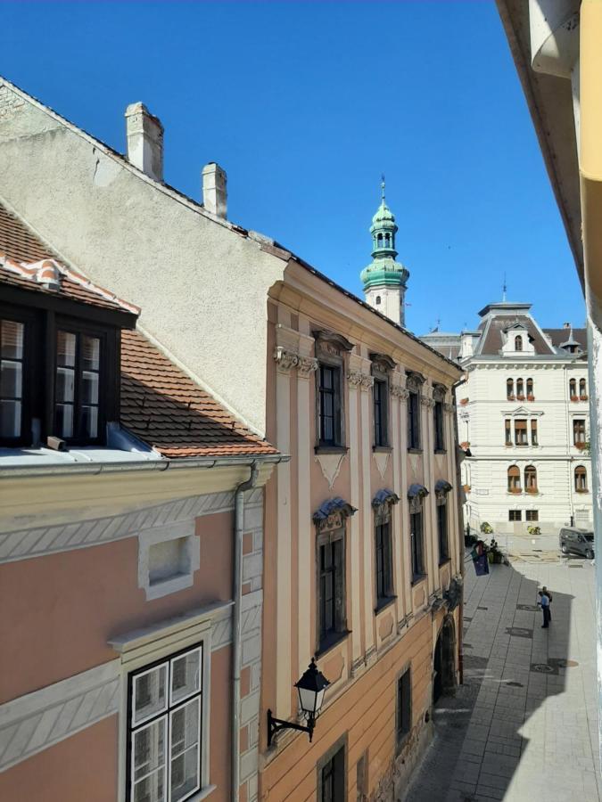 Newone Apartman Sopron Exterior foto